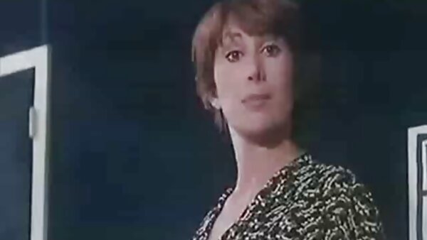 صغيرة سيكس اجنبي شقراء بيم الصدر يستمني وتمتص الديك الحلو في وقت واحد