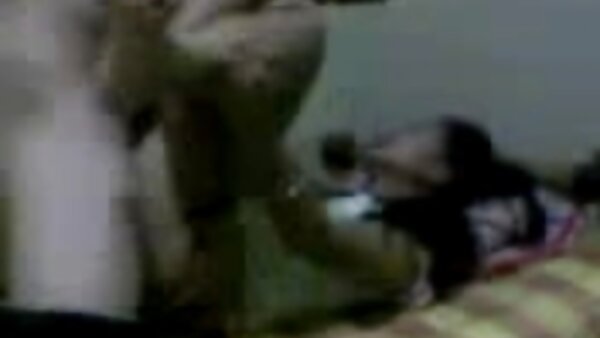تتمتع الفتاة القذرة ذات افلام سكس اجنبى محارم الشعر الأشقر بممارسة الجنس في وضع جانبي من قبل الرجل الأسود