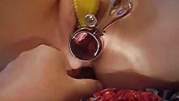 تعرضت قذارة رائعة الشعر الأشقر للهجوم من قبل رجلين سكس محارم اجنبى جائعين