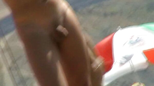هوتي الشعر افلام اجنبى سكس كامله العادل غريب يرضي اثنين من الرجال الكعك اللحم