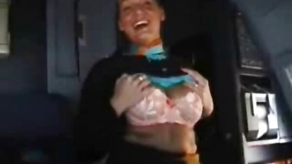 حار مثل الصدارة القذرة الأشقر مشاهده افلام سكس اجنبي تؤدي BJ قذرة لرجلها على أرجوحة شبكية