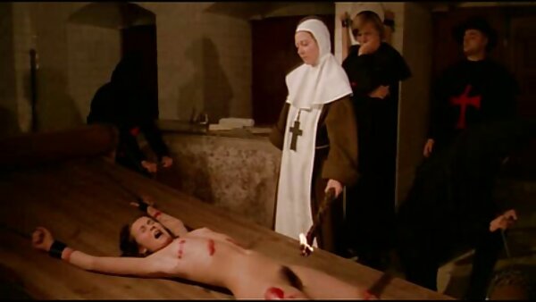 امرأة سمراء قذرة floosie تستعد بوسها لعمل بعض احدث افلام سكس اجنبي المتشددين