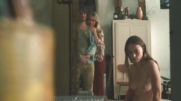 يشارك مفلس المثيرون أليسون مور وبريانا بروكس في هارد سكس مراهقات اجنبى 4 بعض